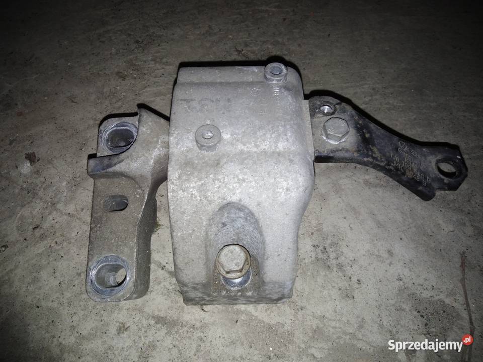 Łapa silnika lewa strona pasażera golf 4 16 sr Tarnobrzeg