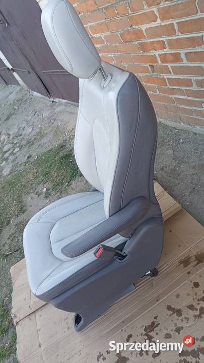 Komplet 7 foteli Chrysler Pacifica Fotele i kanapy