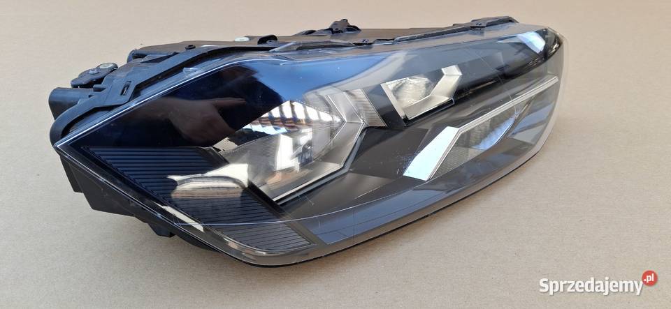 VW POLO VI 2G REFLEKTOR PRAWY LAMPA PRAWA