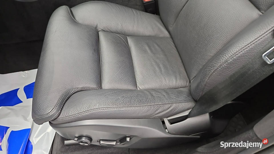 Volvo XC 60 AWD Plus Dark aut Z Polskiego Salonu Warszawa sprzedam