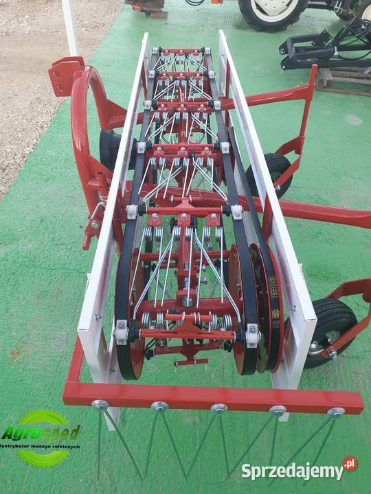 Zgrabiarka pasowa Taret do siana Transport podlaskie