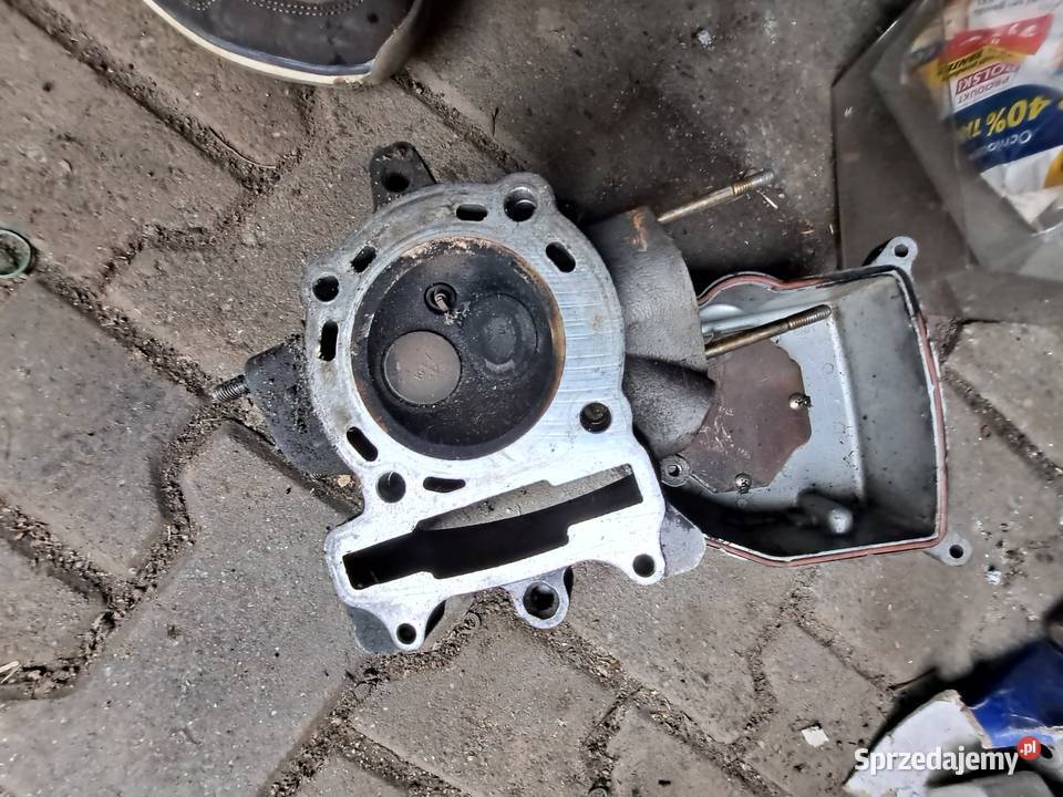 Głowica z zaworami I pokrywą kymco grand dink śląskie