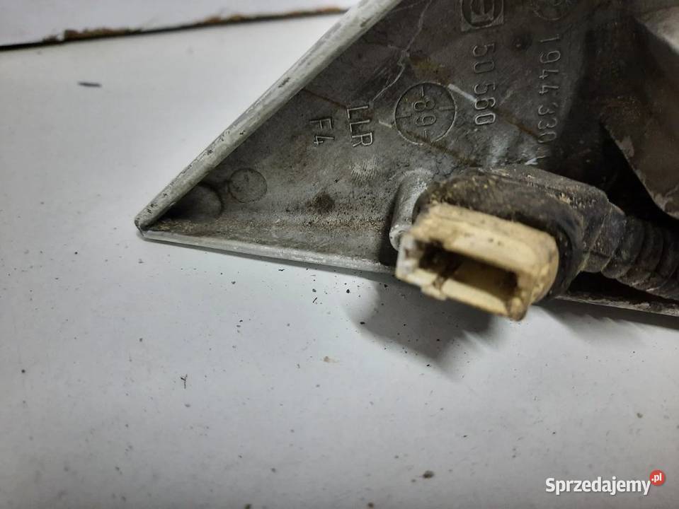 39S BMW Serie 5 E34 berlina 8896 LUSTERKO LEWE osobowe Włoszczowa