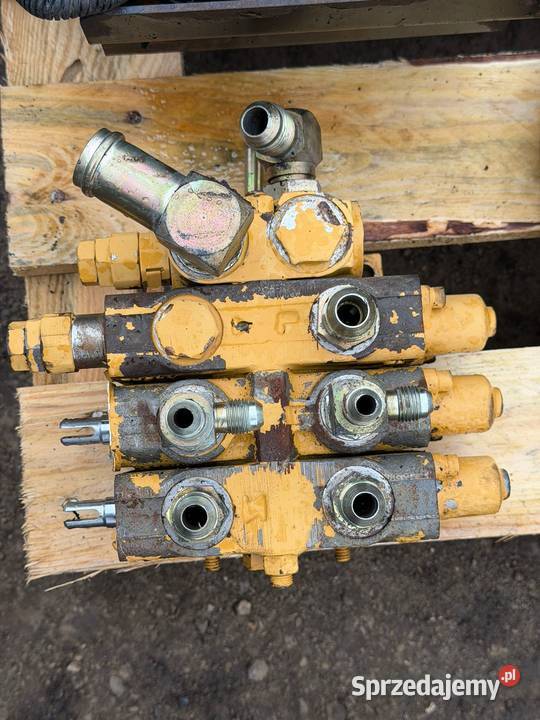 Rozdzielacz hydrauliczny trzysekcyjny HUSCO Układ kierowniczy śląskie Antonie