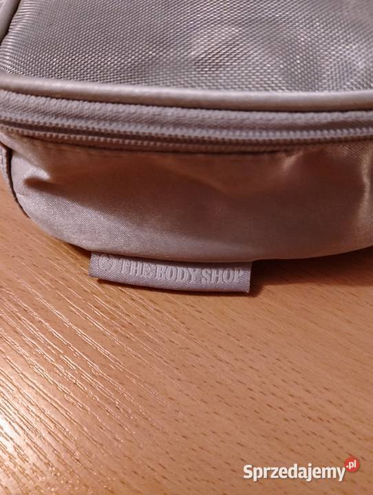 KOSMETYCZKA BODY SHOP satynowa srebrna z rączką Uniseks wielkopolskie Złotniki