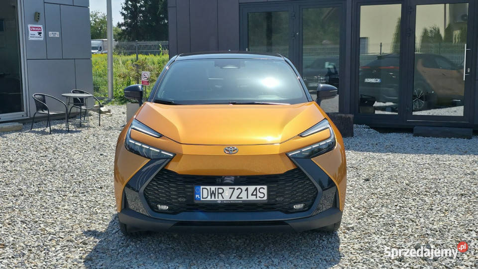 Toyota CHR 20 16V 197 2024r 4x4 Executive sprzedam