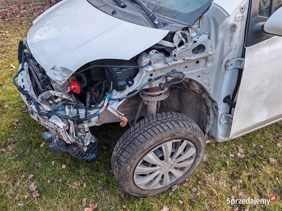 Toyota Yaris 10 benzyna Motoryzacja Dębe Wielkie sprzedam