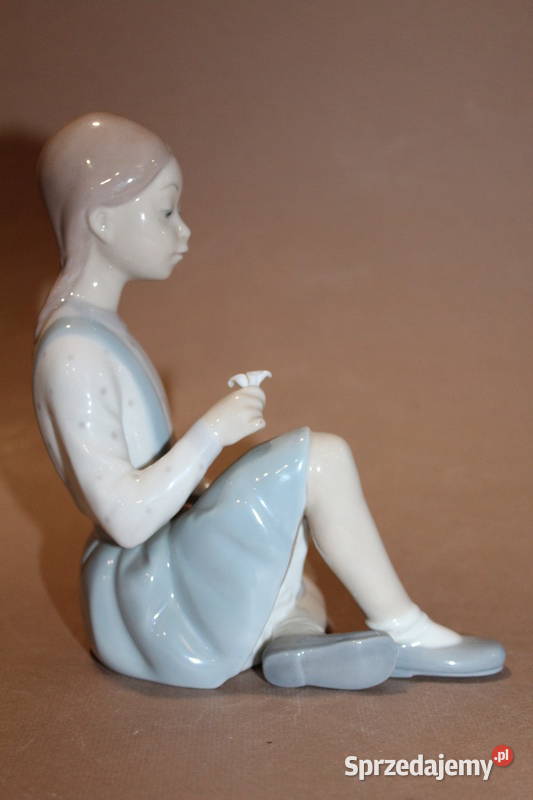 Figurka dziewczynki z kwiatem Lladro 268 Sklep Szczecin