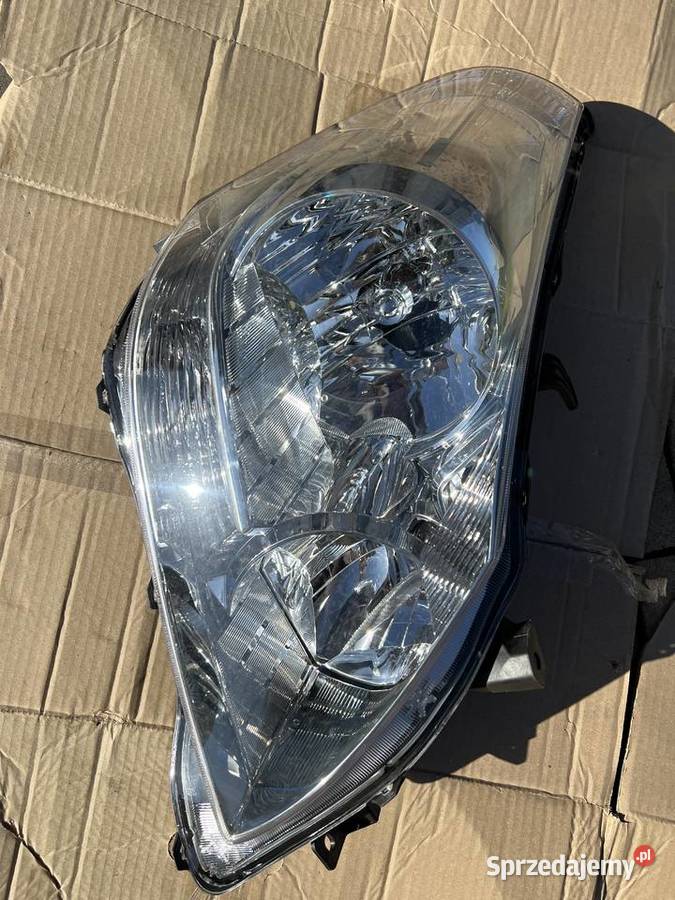 Toyota Verso 0913 lampa prawa przednia idealna Tarnów sprzedam
