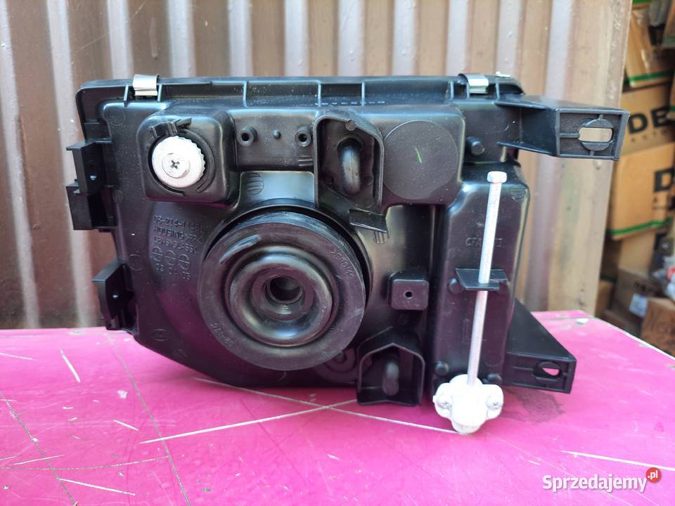 Mitsubishi Pajero ll 98r lampa przednia lewa Pruszków