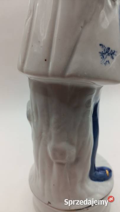 Figurka porcelanowa mężczyzna z lutnią Zamość