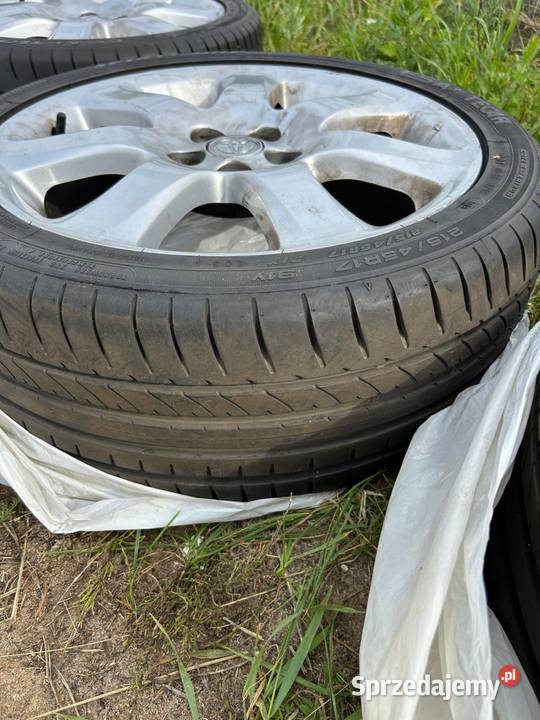 Oryginalne felgi aluminiowe Toyota 17 opony Bobowo