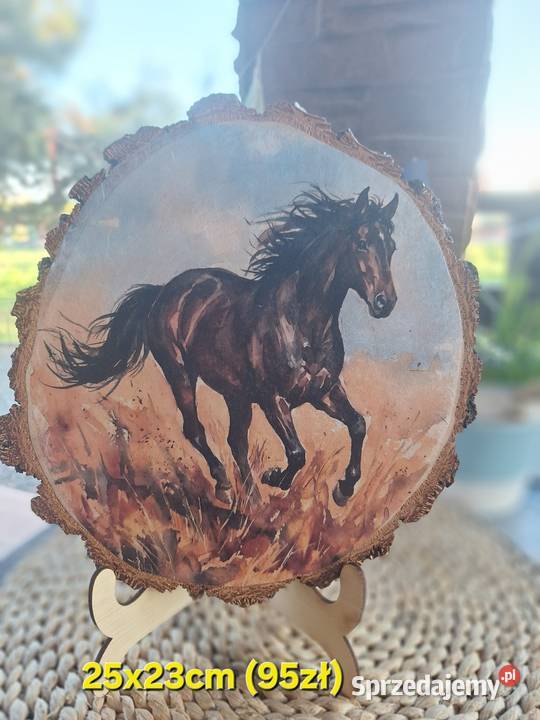Obraz na drewnie koń w galopie Obrazki i obrazy Obrazki i obrazy Strzyżów