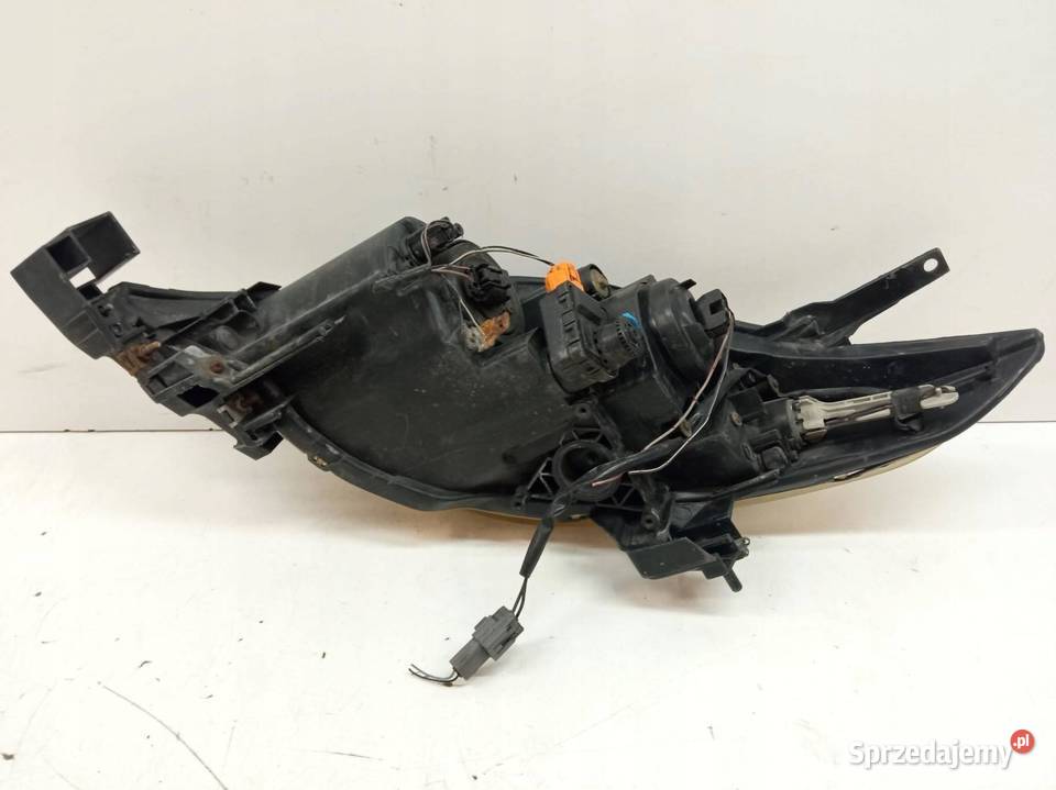 LAMPA PRZÓD PRAWA EU Mazda 5 I 20052010