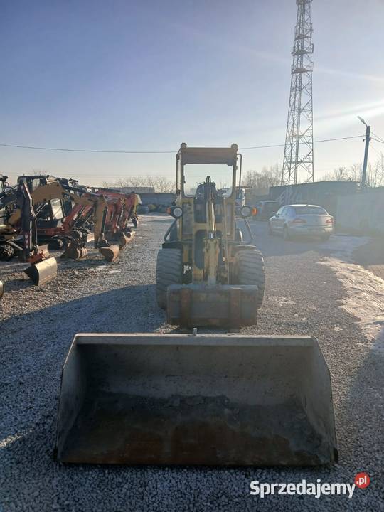 Venieri Ładowarka Venieri kołowa 2003 widły Złoczew