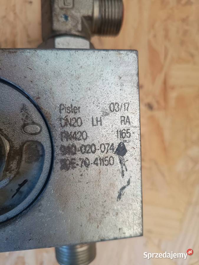 Zawór blokowy hydrauliki Komatsu PW 148 świętokrzyskie Staszów