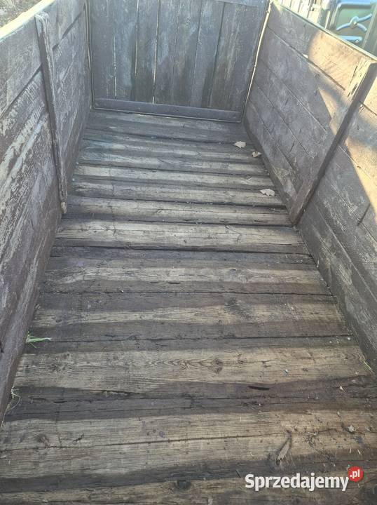 Przyczepka rolnicza jednoosiowa nieuszkodzony Bucze