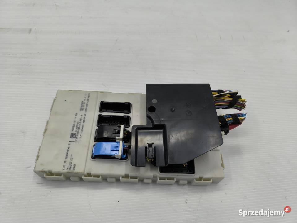 SKRZYNKA BEZPIECZNIKÓW MODUŁ FEM BMW F20 F21