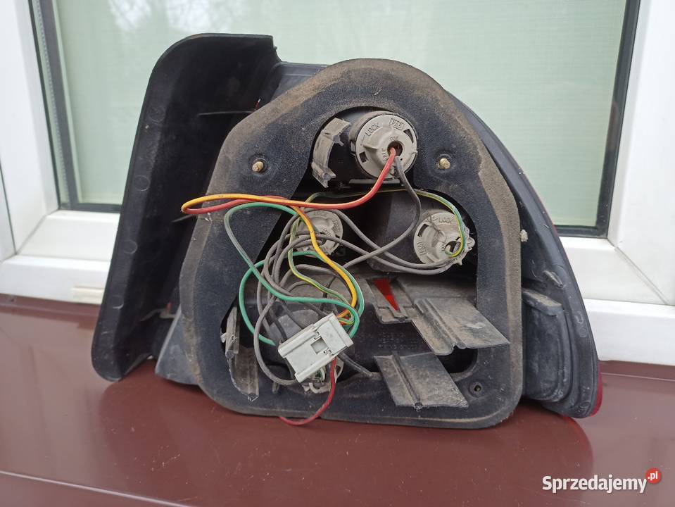 Honda Civic VI 6 hatchback 5d lampa tył tylna łódzkie Sieradz