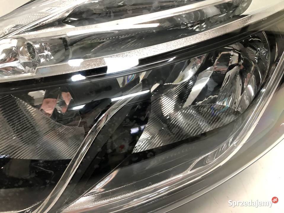 RENAULT FLUENCE 2013 LIFT REFLEKTOR LAMPA PRZÓD osobowe Skarżysko-Kamienna