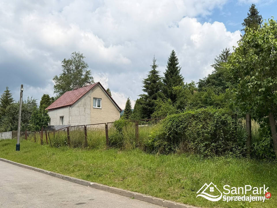sprzedaży gruntu 695m2 Ustrzyki Dolne sprzedam
