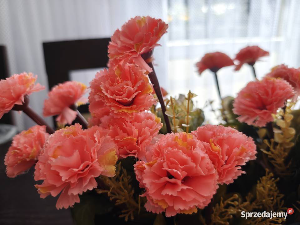 Goździki sztuczne w czarnej osłonce podkarpackie Dębica sprzedam