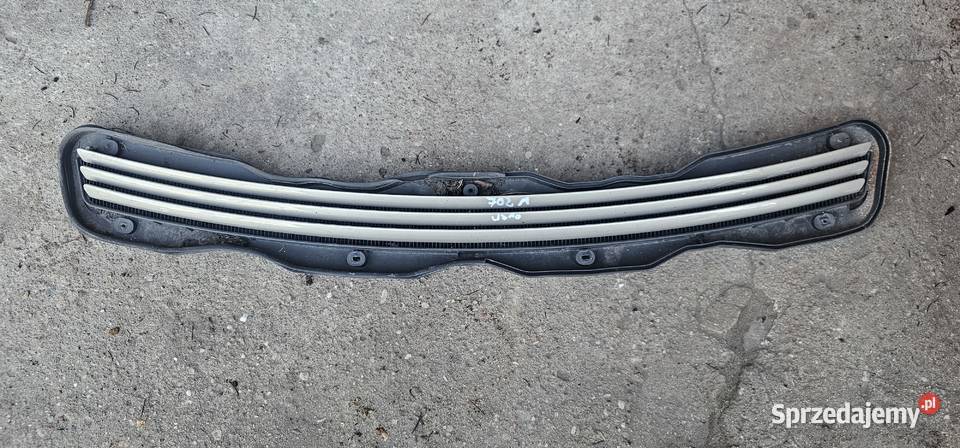 Kratka wlot maski mercedes w210 2108800705