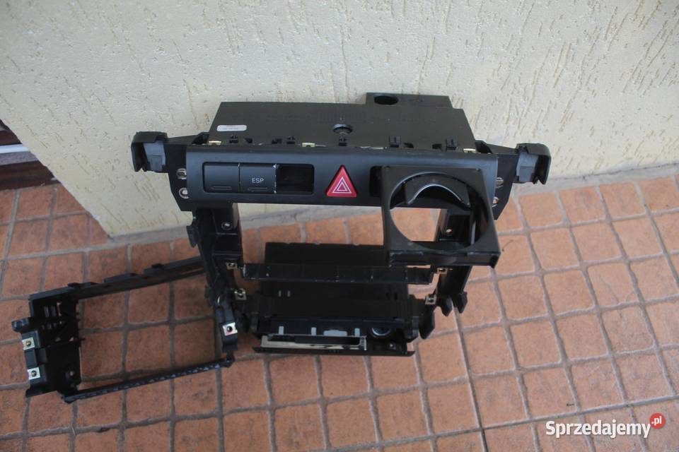 RAMKA STELAŻ RADIA NAWIGACJI 2 DIN AUDI A6 C5 osobowe Uchwyty fabryczne wielkopolskie sprzedam