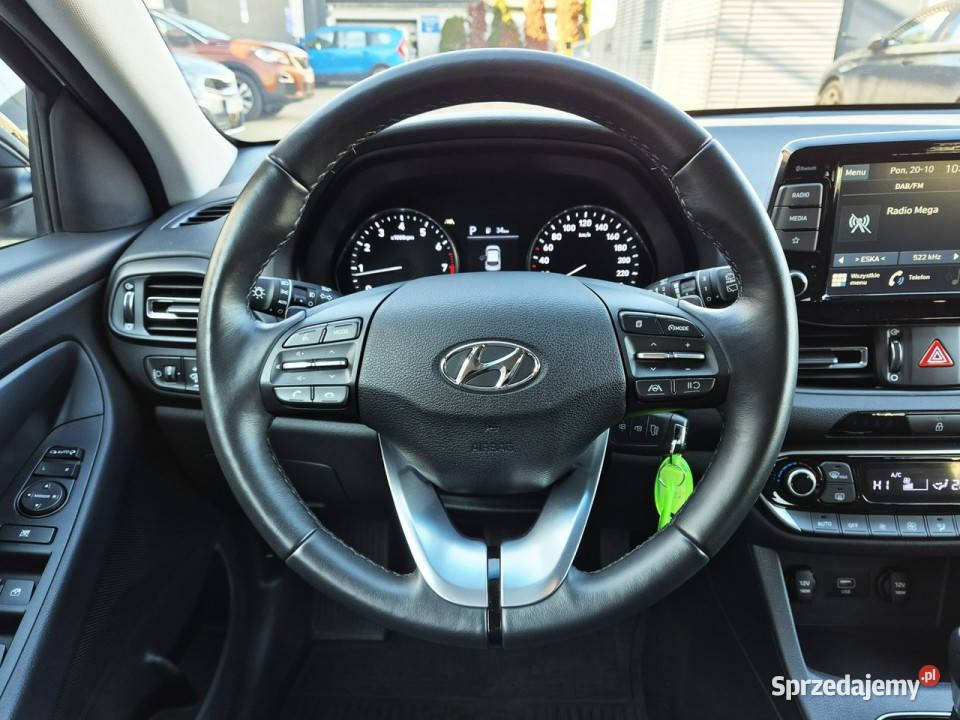 Hyundai i30 15 TGDI 7DCT MHEV 160 WersjaSmart asystent pasa ruchu