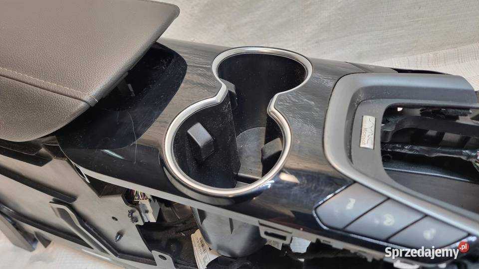 TUNEL PODŁOKIETNIK FORD MONDEO MK5 ES73F043B04A