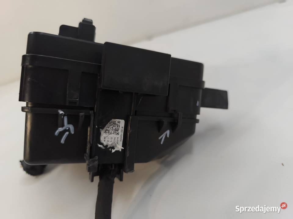 SKRZYNKA BEZPIECZNIKÓW HYUNDAI BAYON 12