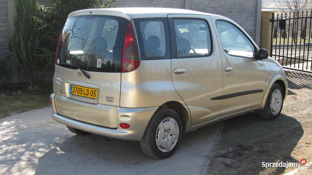 Toyota yaris verso centralny zamek Pyzdry sprzedam