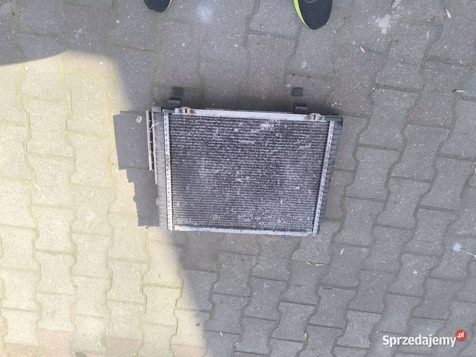 Chłodnica wody Mercedes w 202