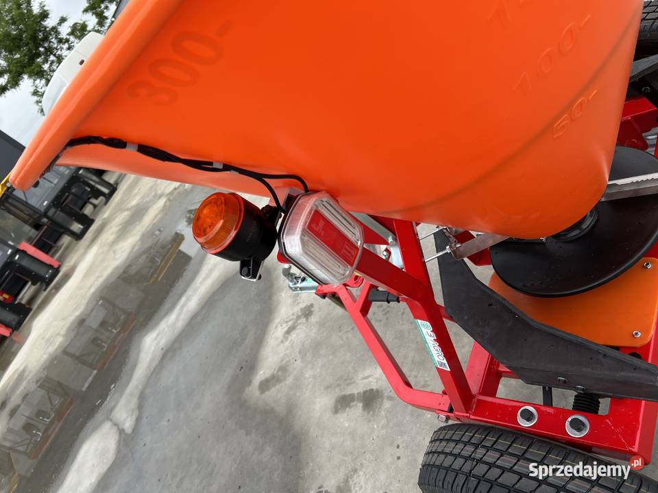 Rozsiewacz piasku i soli do quada 300 L 400 Marki