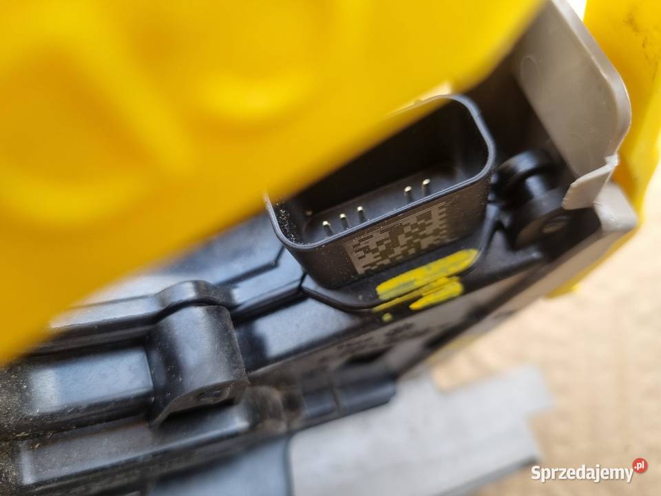 ZAMEK DRZWI LEWY TYŁ 5 PIN KIA XCEED 81410J7300 osobowe
