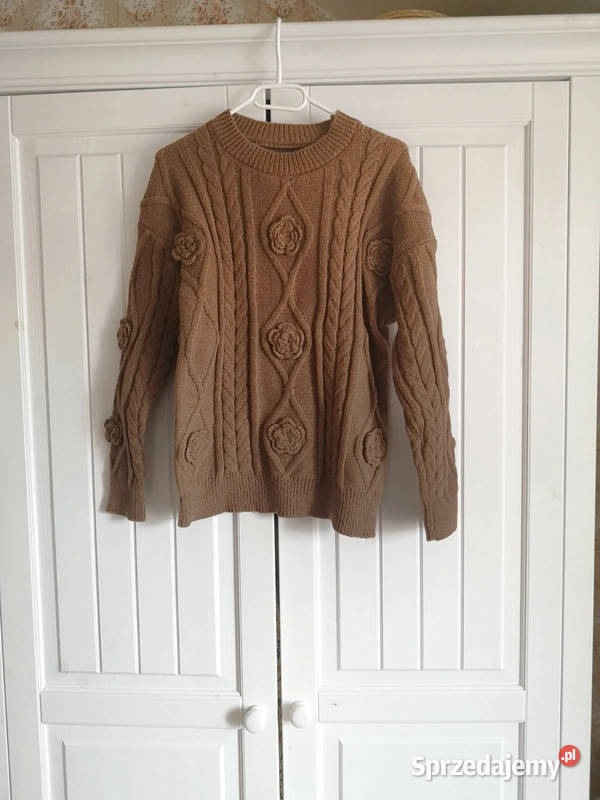 Brązowy sweter z kwiatkami ozdobami 3d Niepołomice