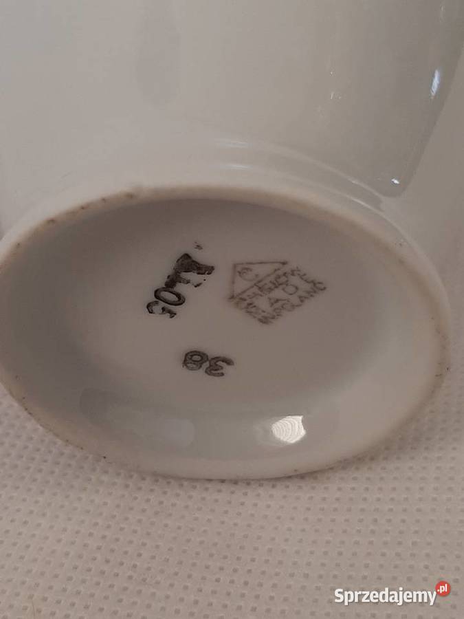 Porcelanowy mlecznik Ćmielów sygnowany Inowrocław