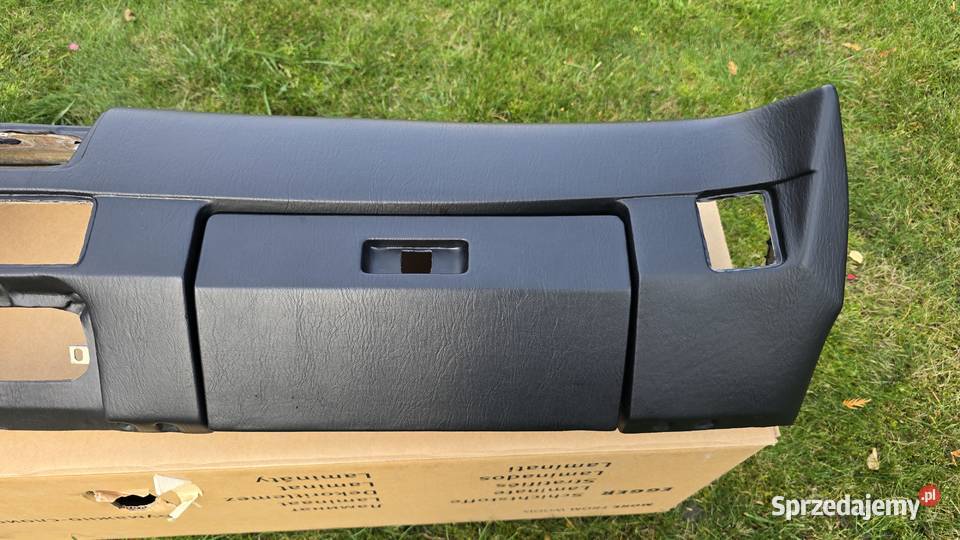 Deska rozdzielcza renowacji Porsche 924 Wrocław