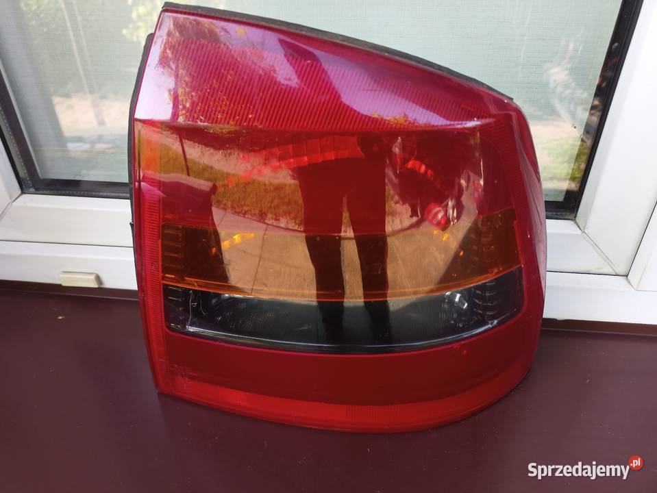 Opel Astra G hatchback lampa tył tylna prawa Sieradz