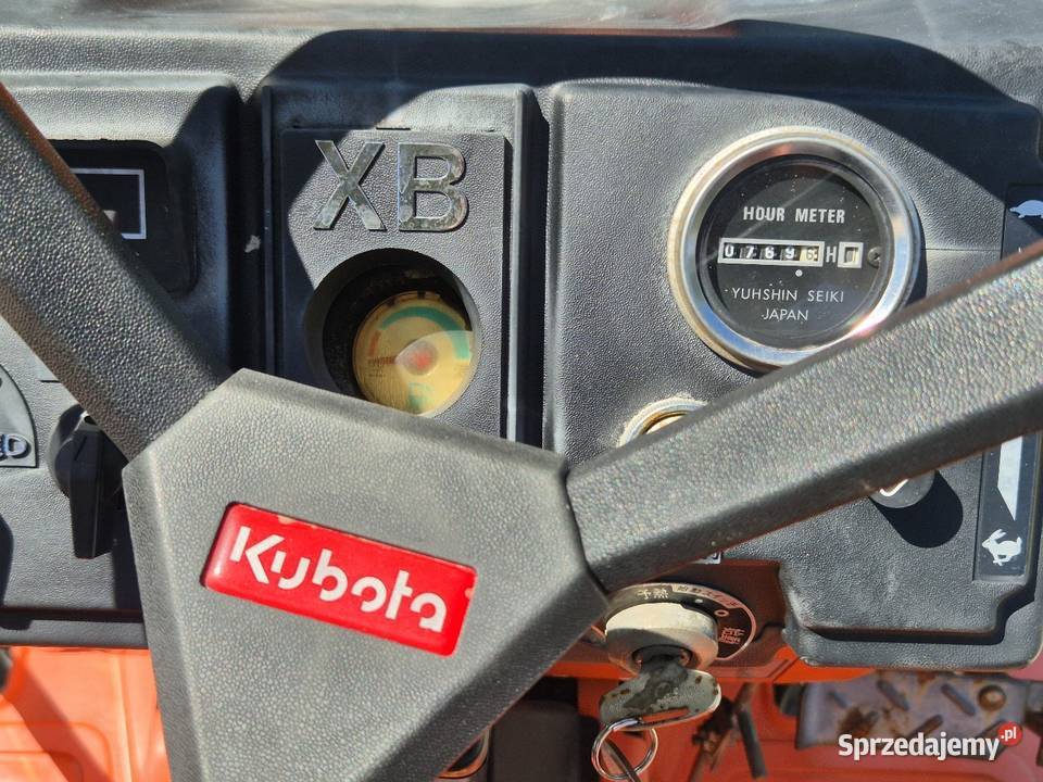 Traktorek traktor KUBOTA XB1 12 44 z Skrzynia biegów Manualna