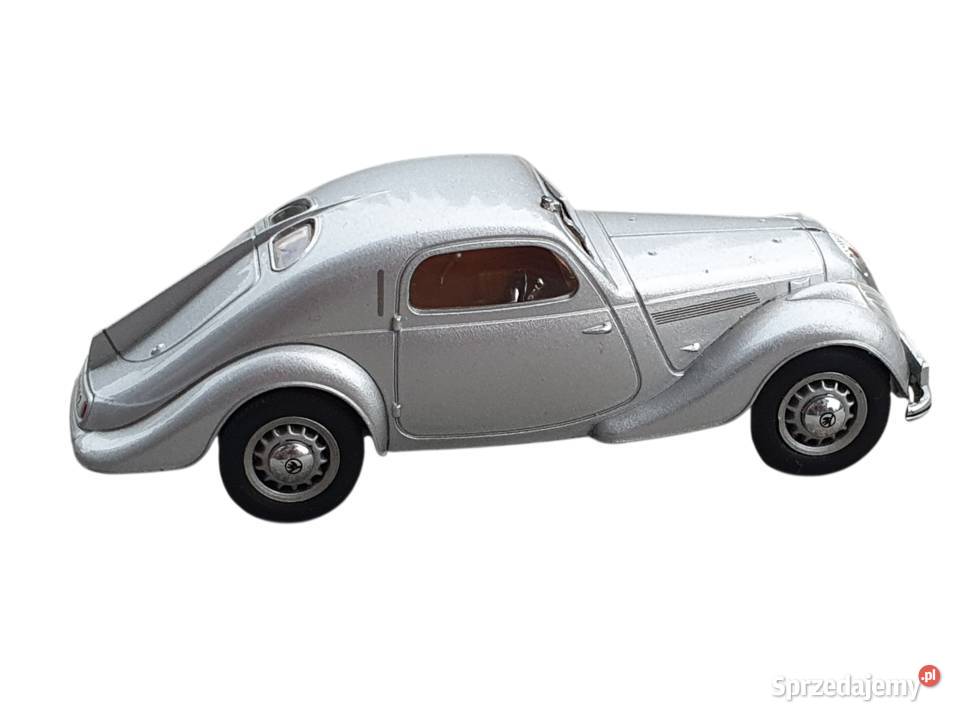 Stary model samochodu koda Popular Sport Monte Cieszyn