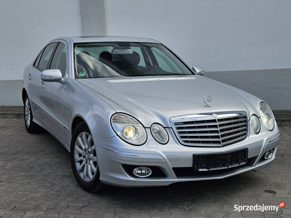 Mercedes E 220 Wzorowy stan Bez korozji Full srebrny Mercedes-Benz Rybnik