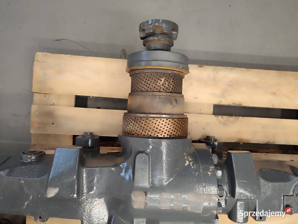 Dyferencjał obudowa osi przód 4475406136 C FENDT Wilkowo sprzedam