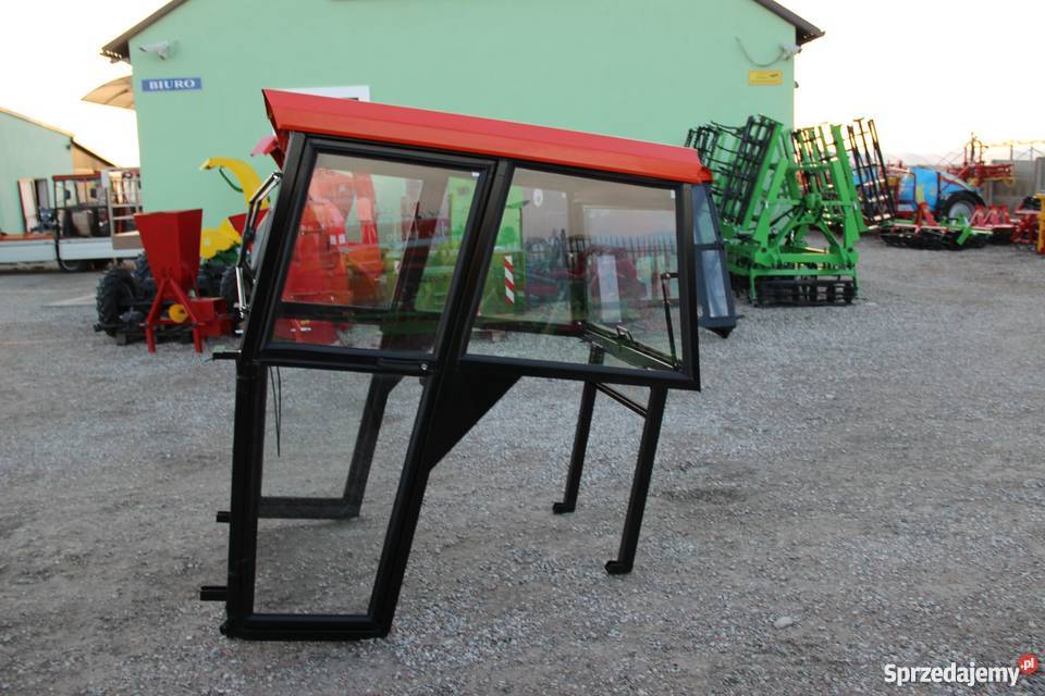 Kabina ciągnikowa do ciągnika MF 235 255 LUX z