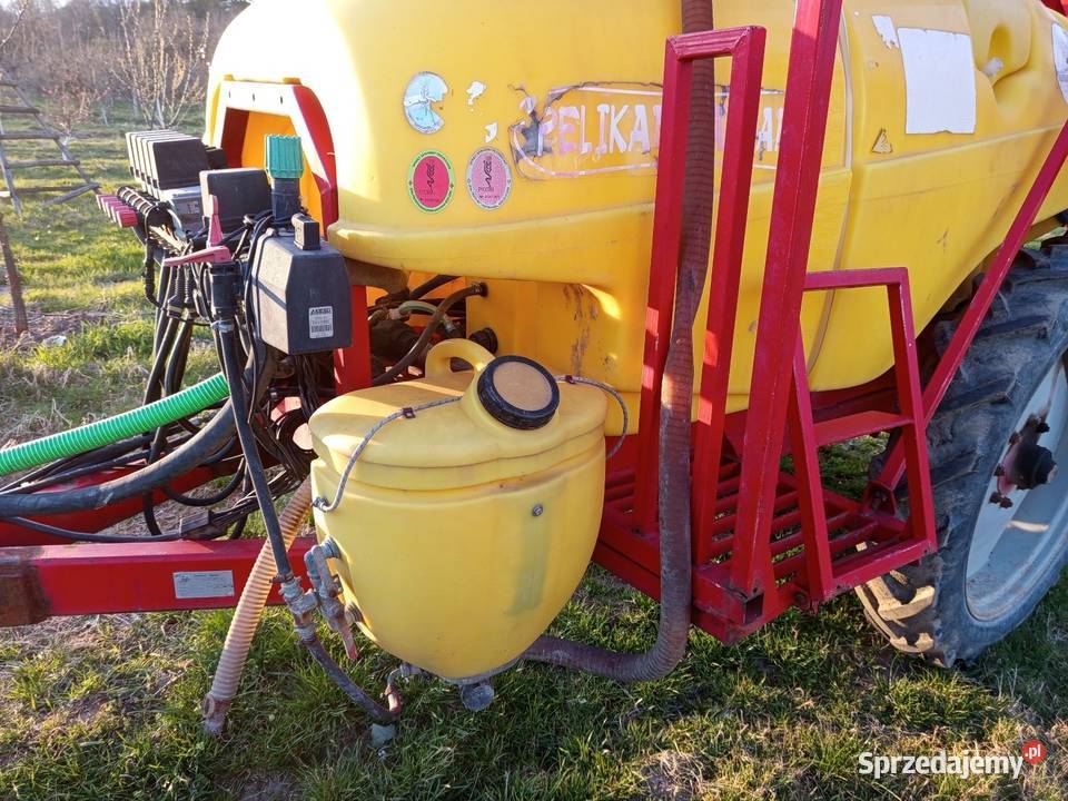Opryskiwacz polowy Bury Pelikan 2000L Stopnica