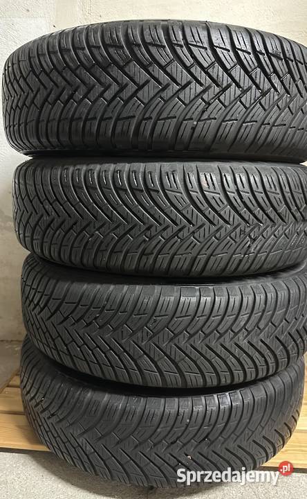 Koła Toyota Yaris opony wielosezonowe Kleber