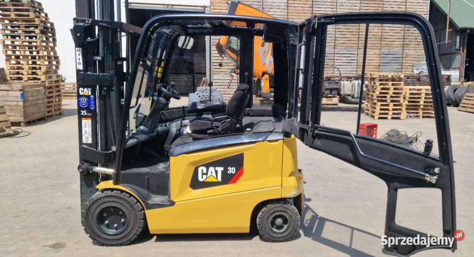 Wózek widłowy elektryczny CAT EP30CN regulowane widły Proszowice
