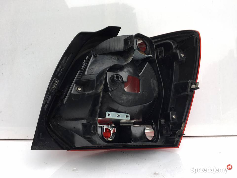 VW POLO 6R0 LEWA LAMPA TYŁ osobowe