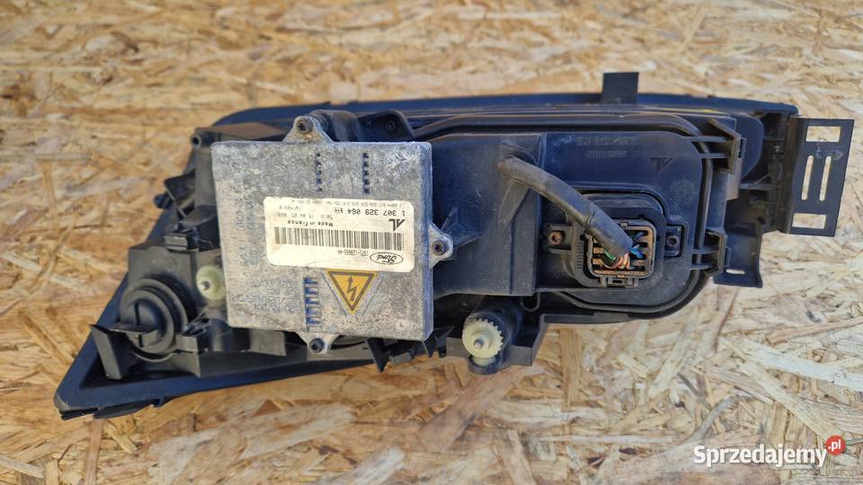FORD MONDEO MK3 LAMPA PRZÓD PRZEDNIA PRAWA Lampy przednie Słowikowo