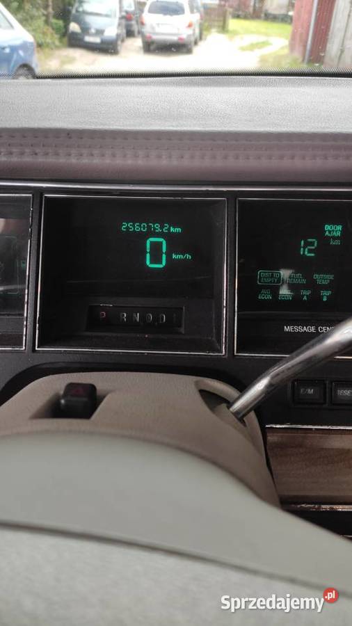 Lincoln town car Signature Series 50 bg sprawny Rok produkcji 1990 Hrubieszów